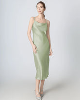 Robe Midi en Soie à Col Bénitier Fendue